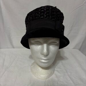 Elegent vintage black raffia and velvet pillbox hat